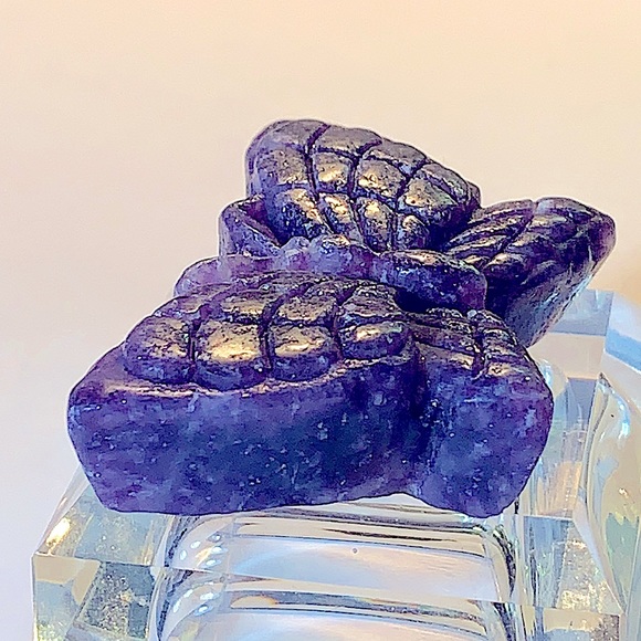 BUTTERFLY LEPIDOLITE CARVED CRYSTAL - Picture 8 of 9